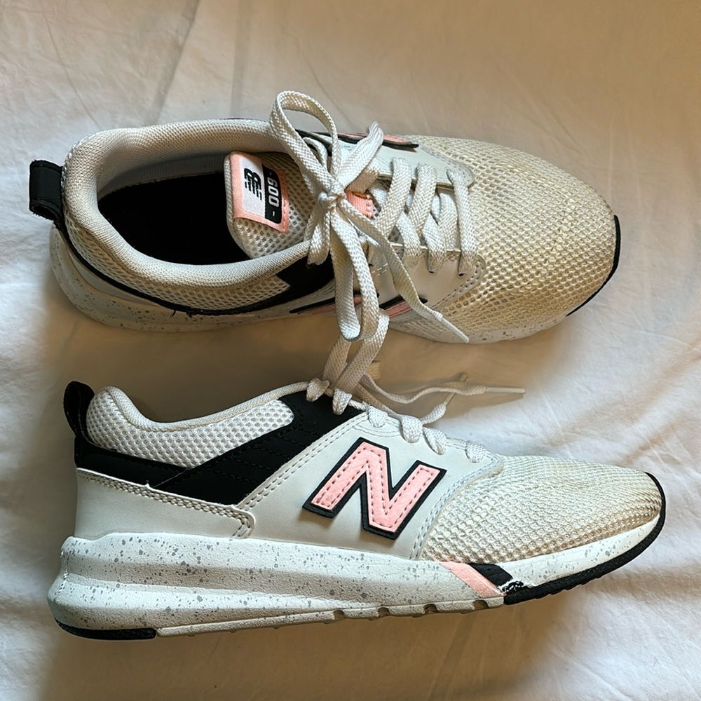 New Balance women’s sneaker